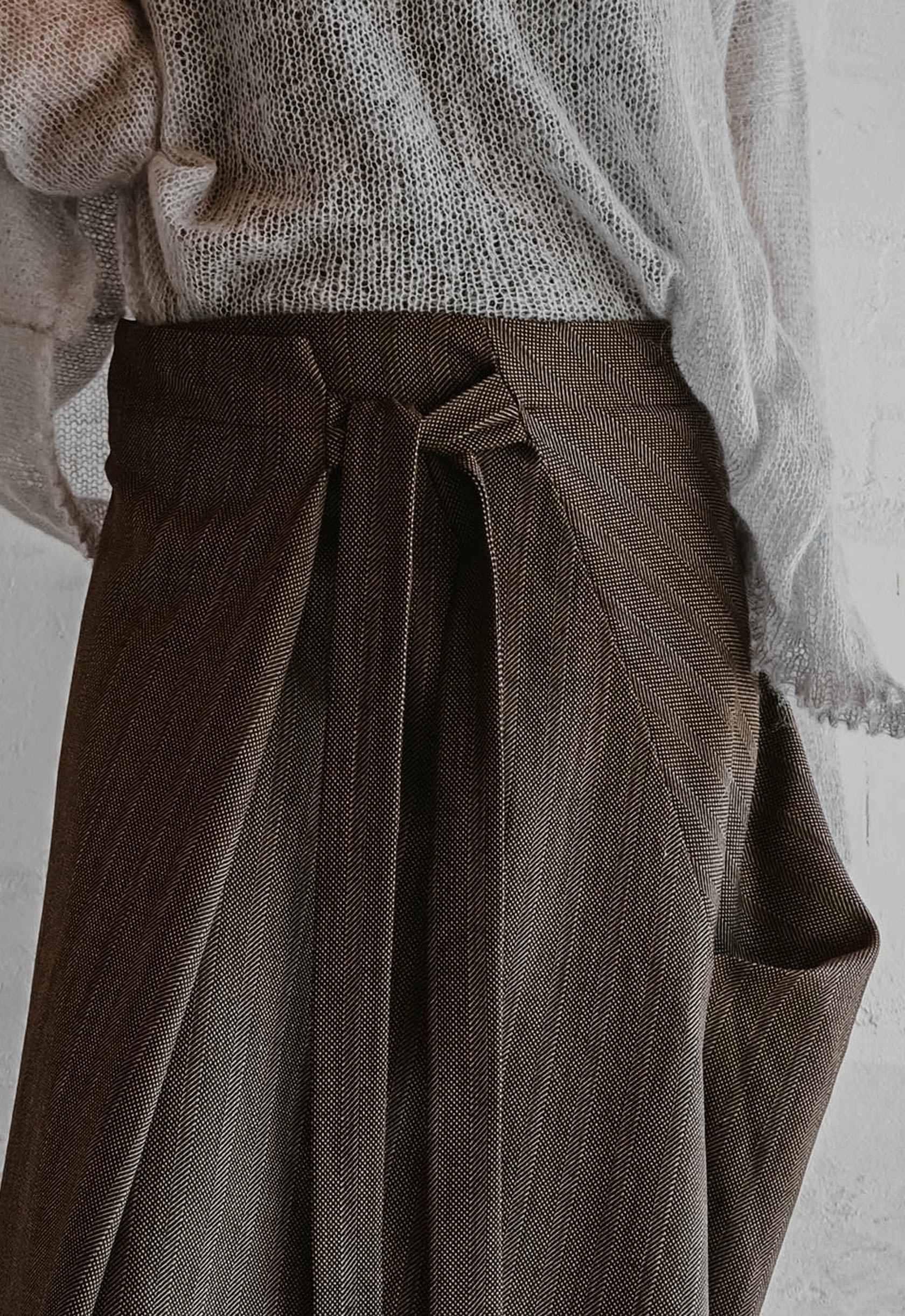 Autumn veil asymmetric skirt