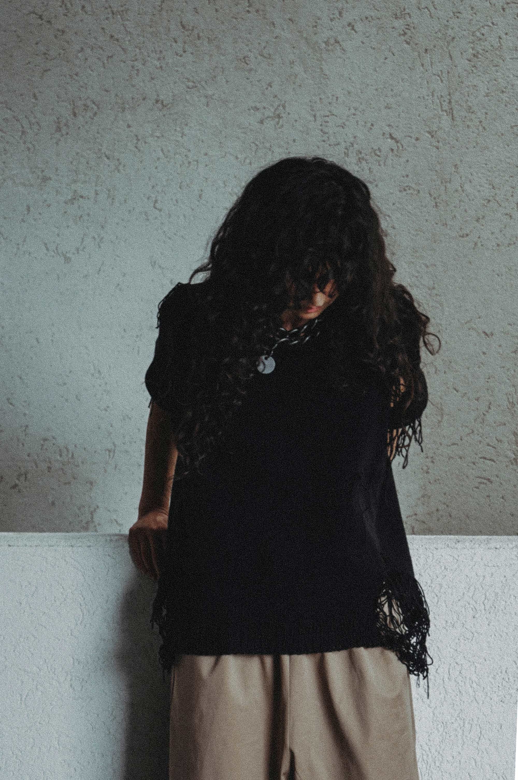 DISTRESSED COTTON SWEATER