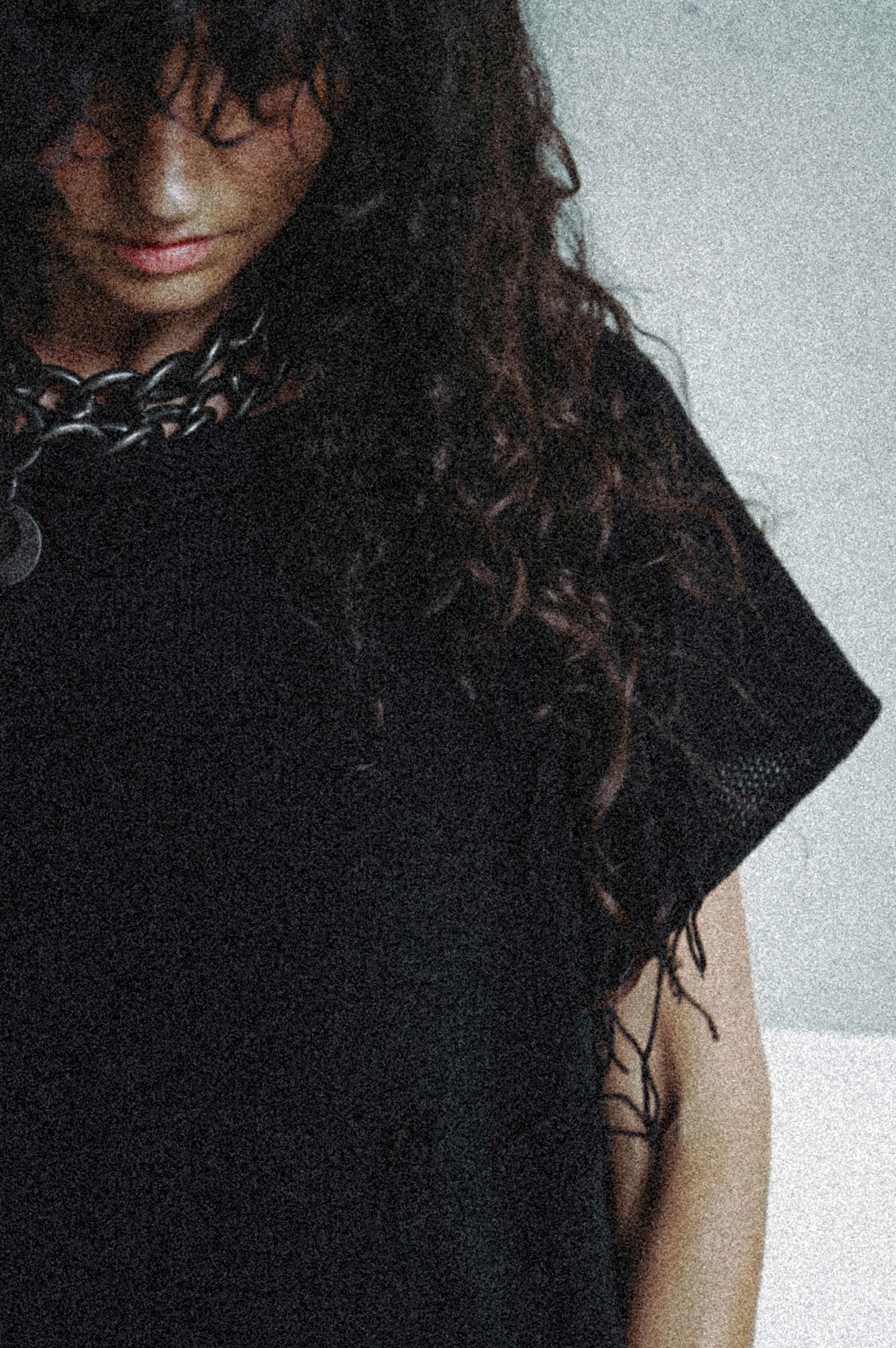 DISTRESSED COTTON SWEATER