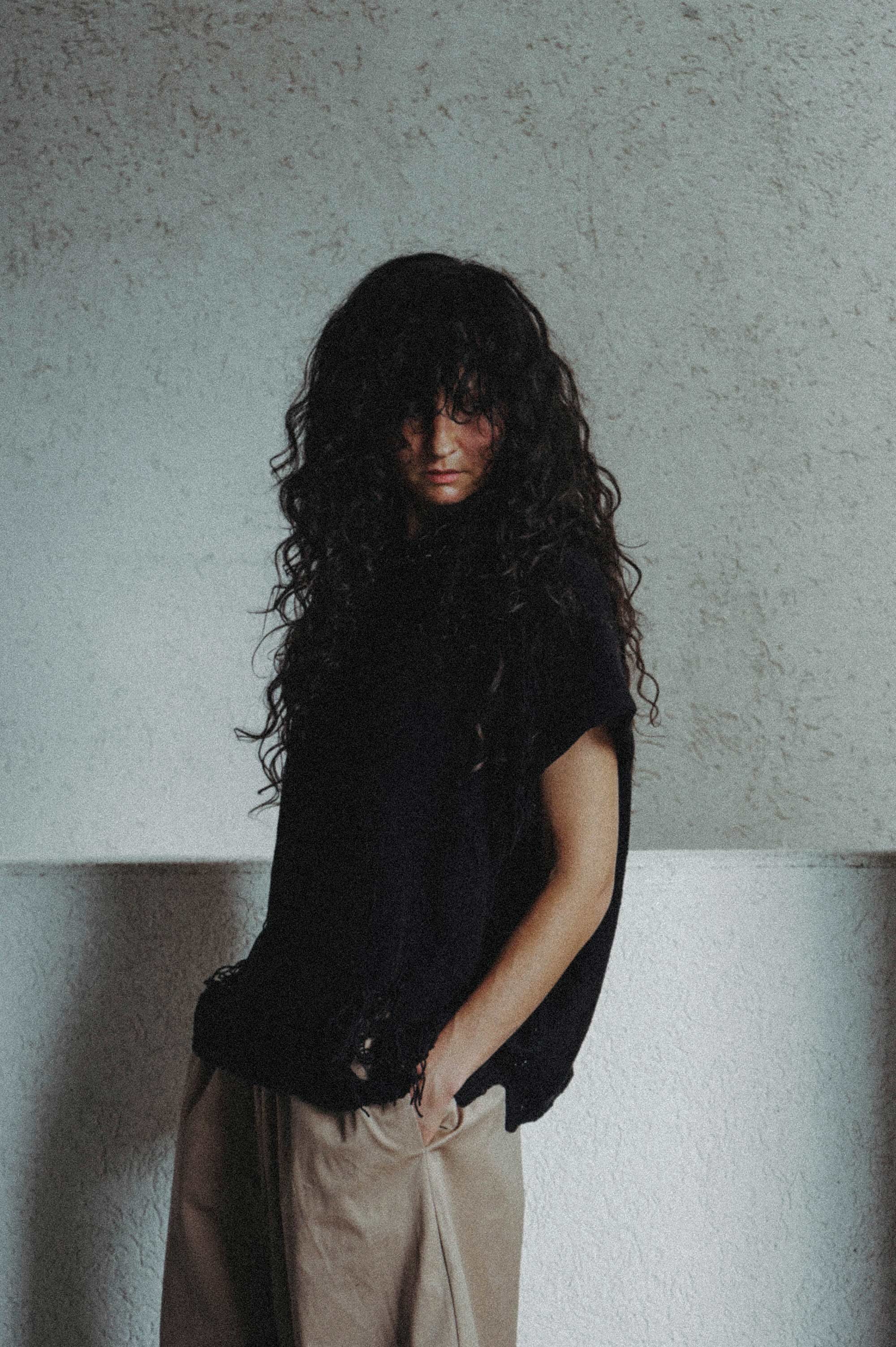 DISTRESSED COTTON SWEATER