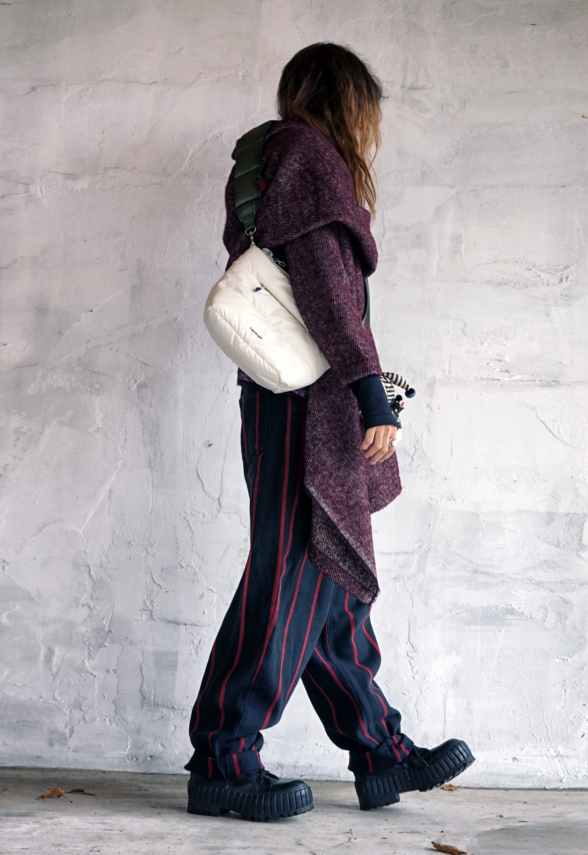 WOOL SHAWL (BURGUNDY)