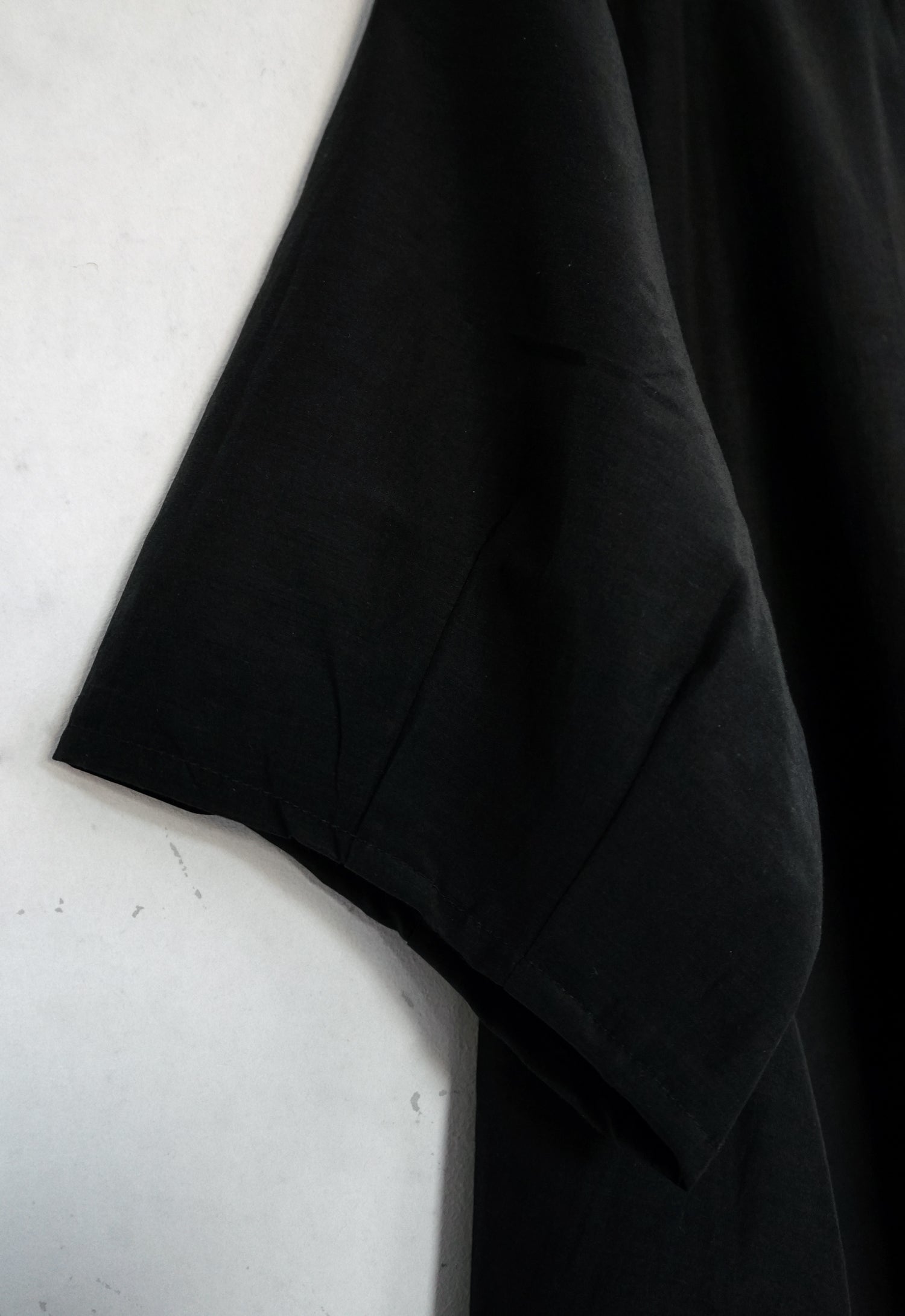 BLACK WATERS TOP