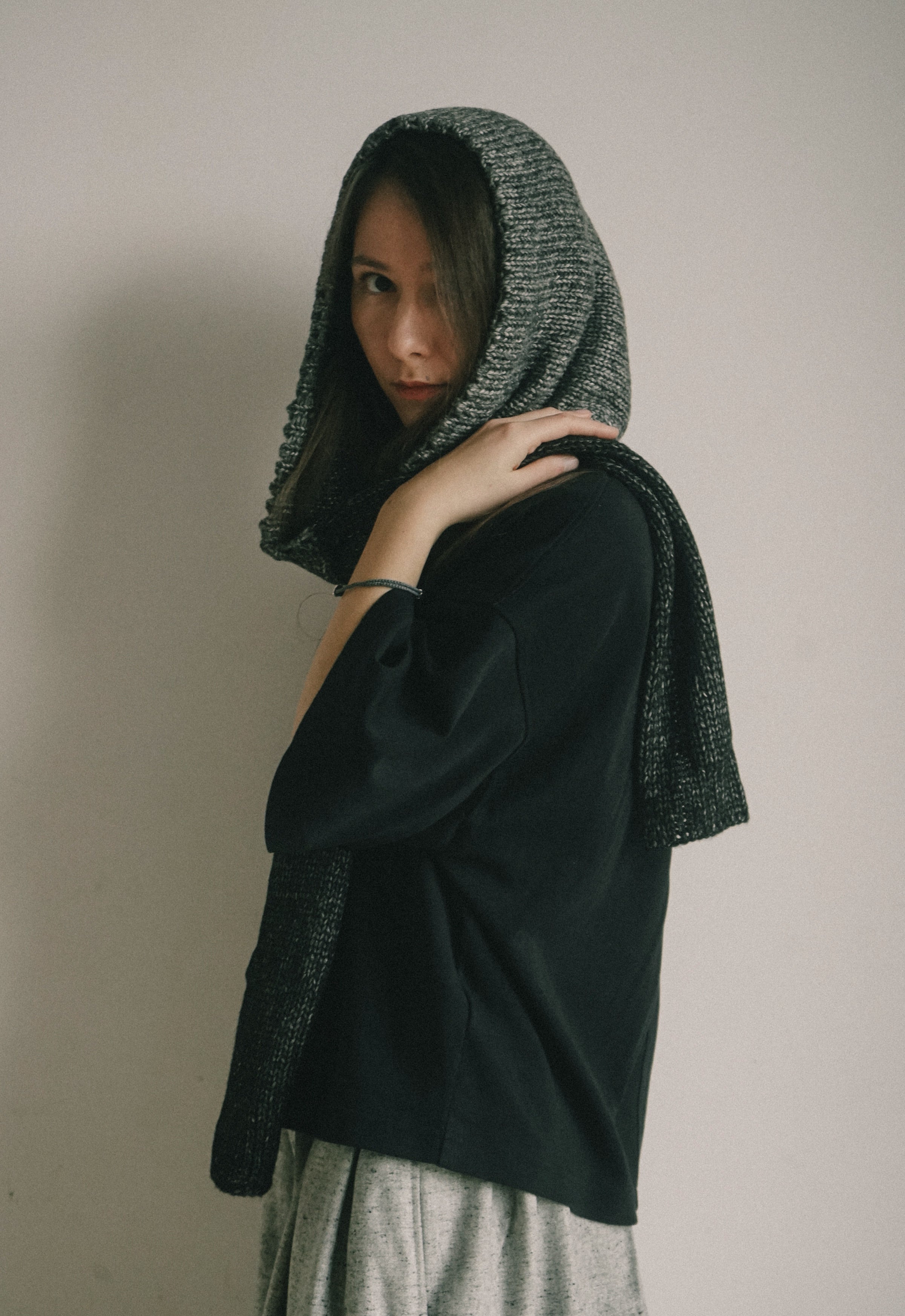 HIKARI NOIR WOOL BEANIE SCARF