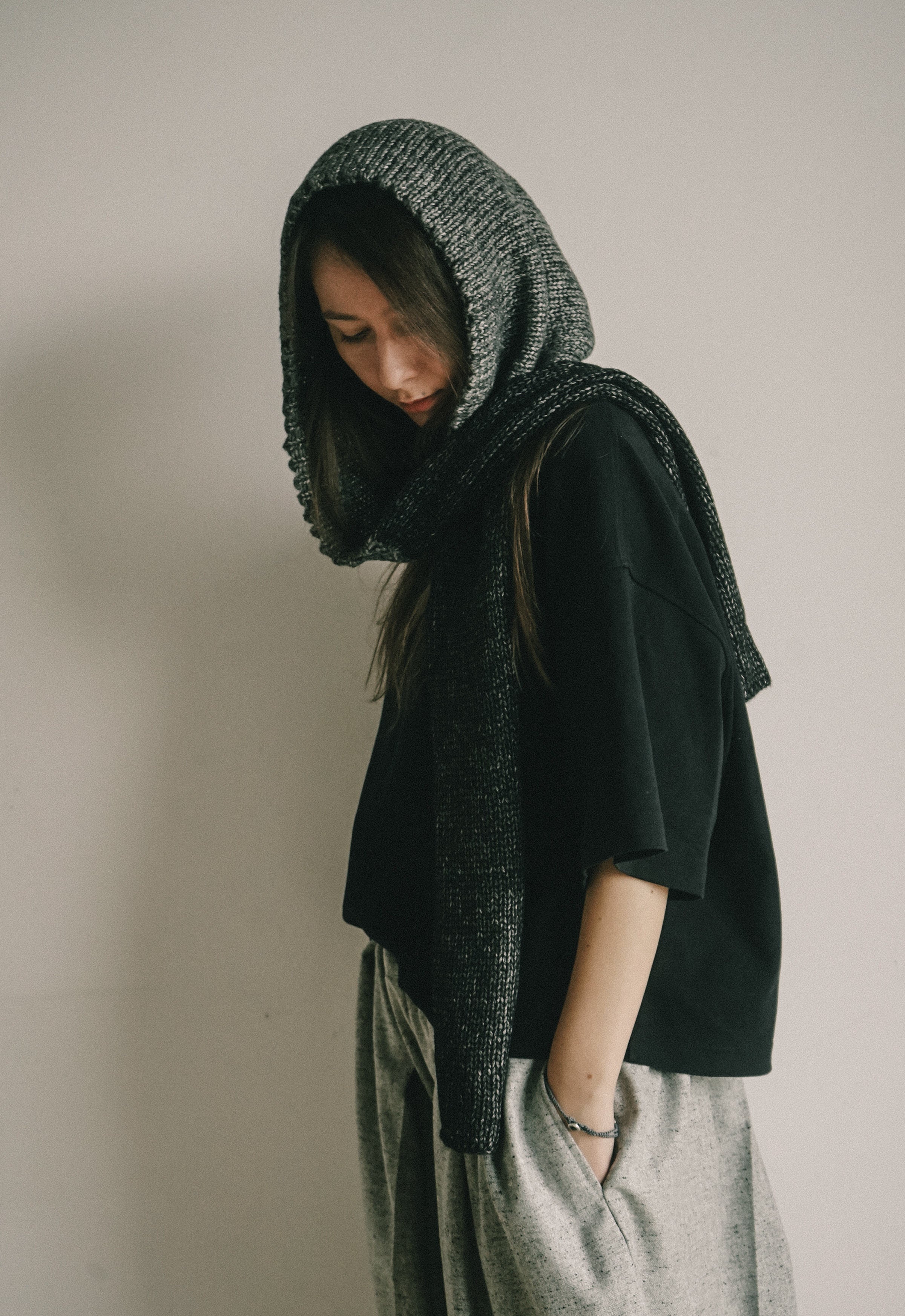 HIKARI NOIR WOOL BEANIE SCARF