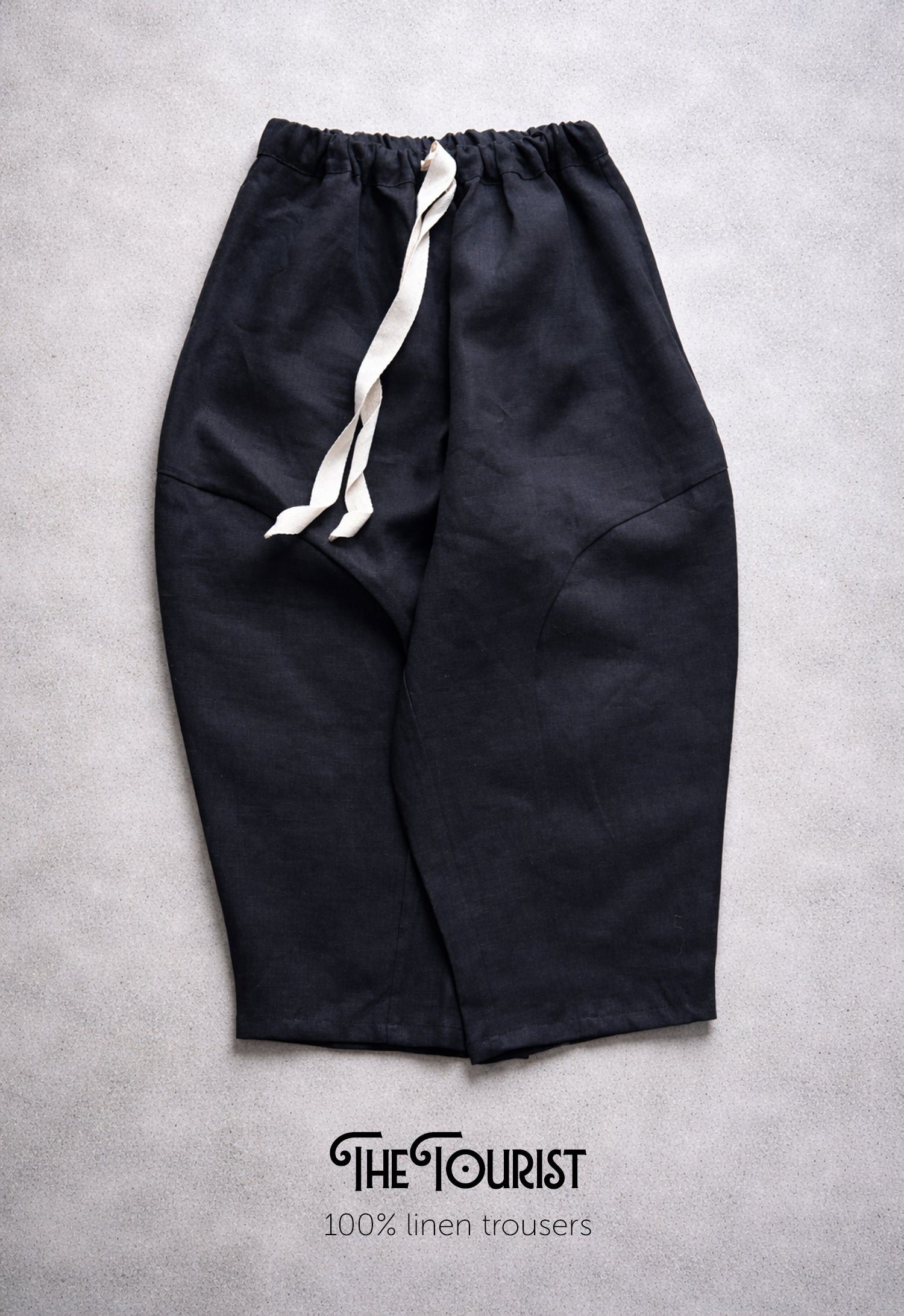 The tourist linen trousers