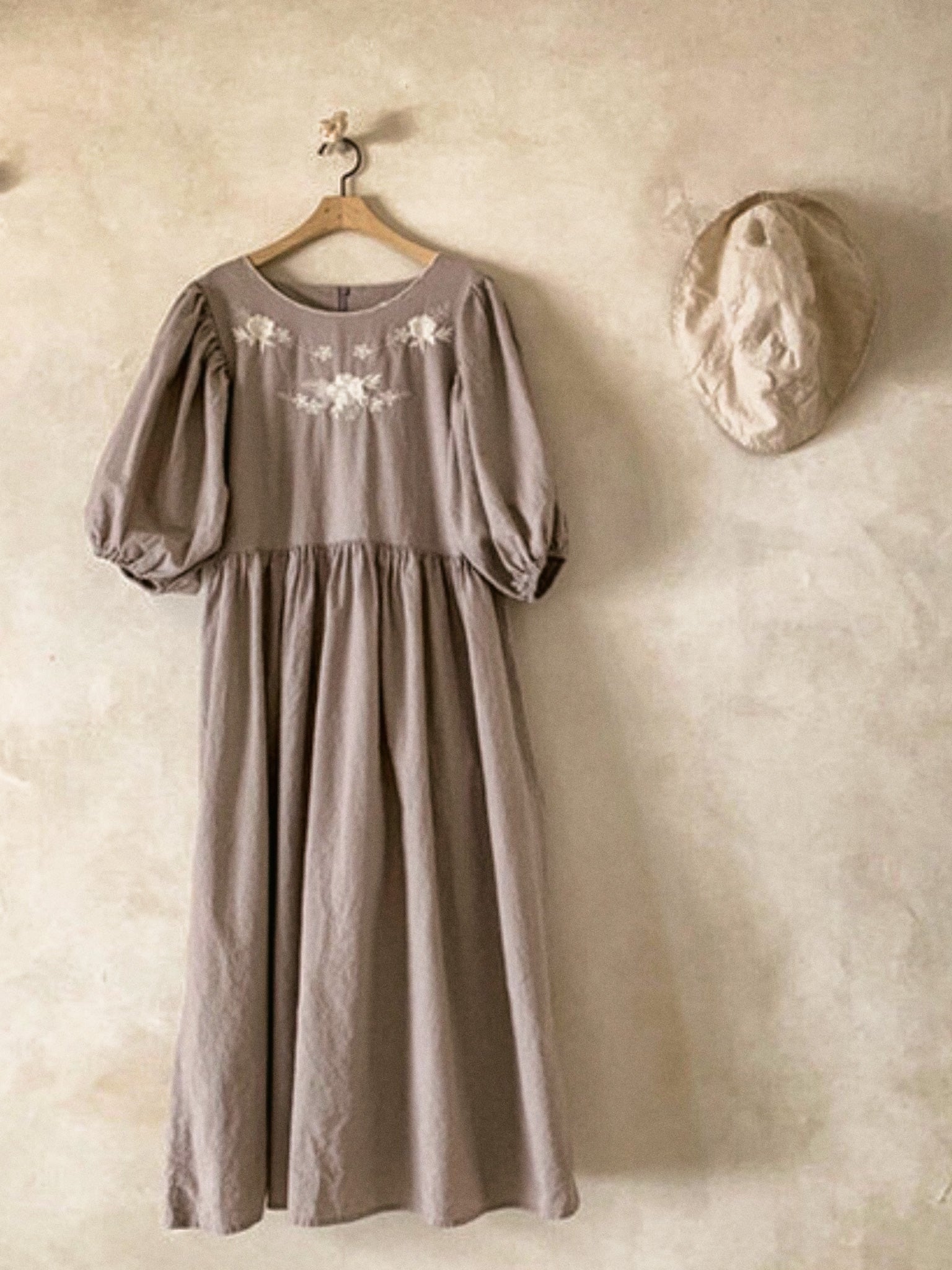 Mom Scollap Embroidery One-piece