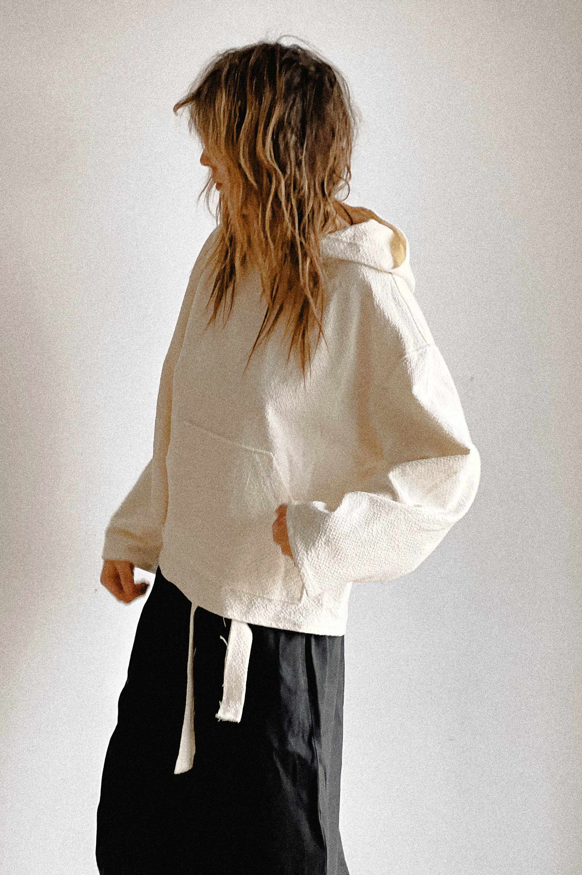 NOMADIC MOOD HOODIE