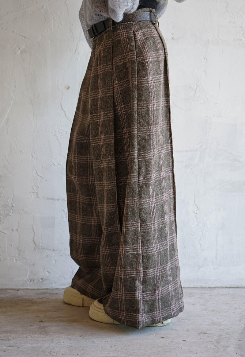 Drift Seam Pleated Trousers