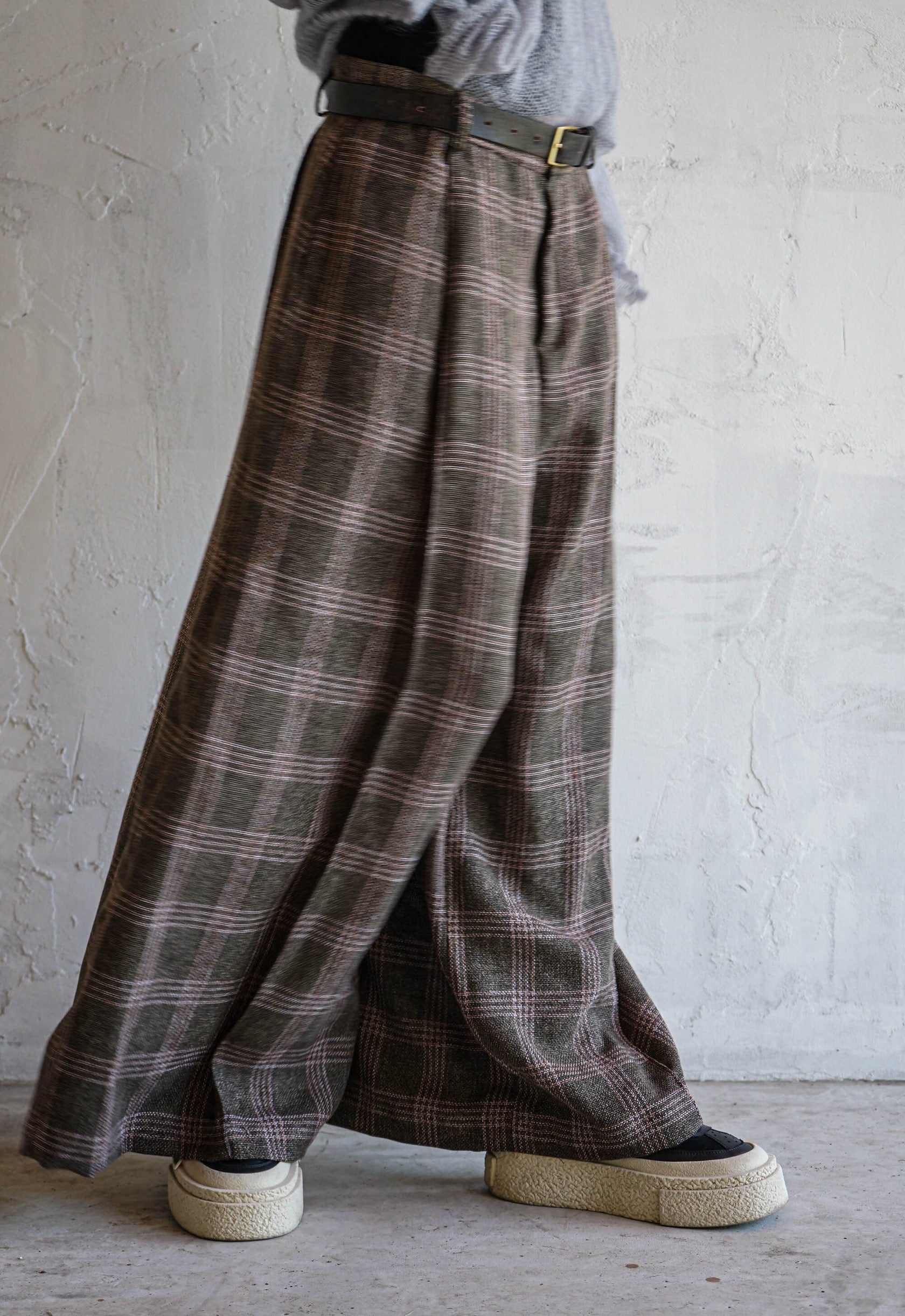 Drift Seam Pleated Trousers