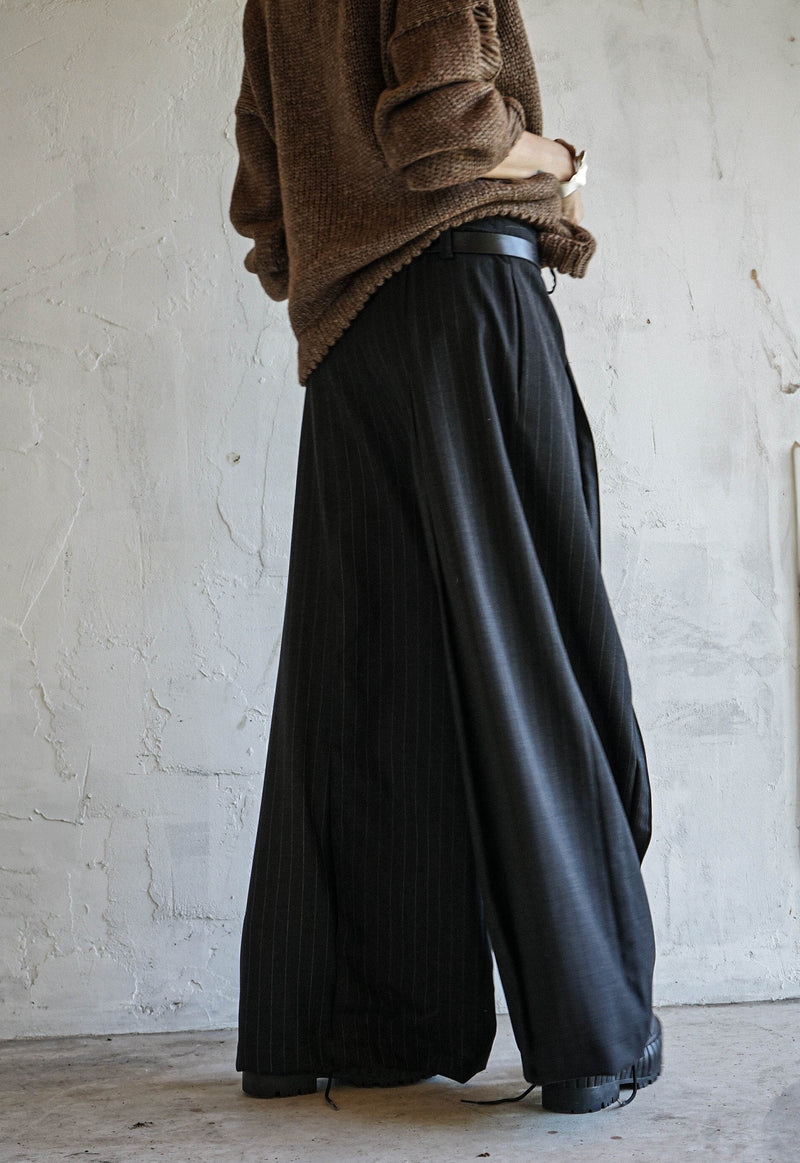 Unravel Pleated Trousers