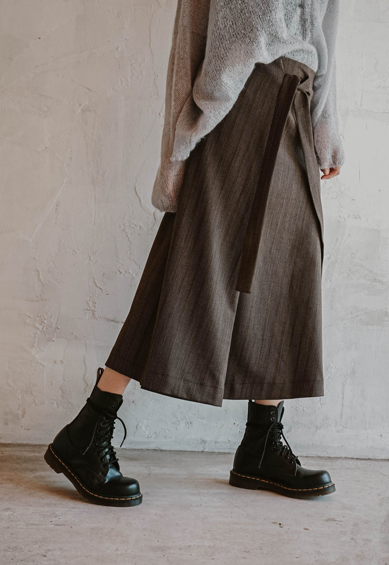 Autumn veil asymmetric skirt