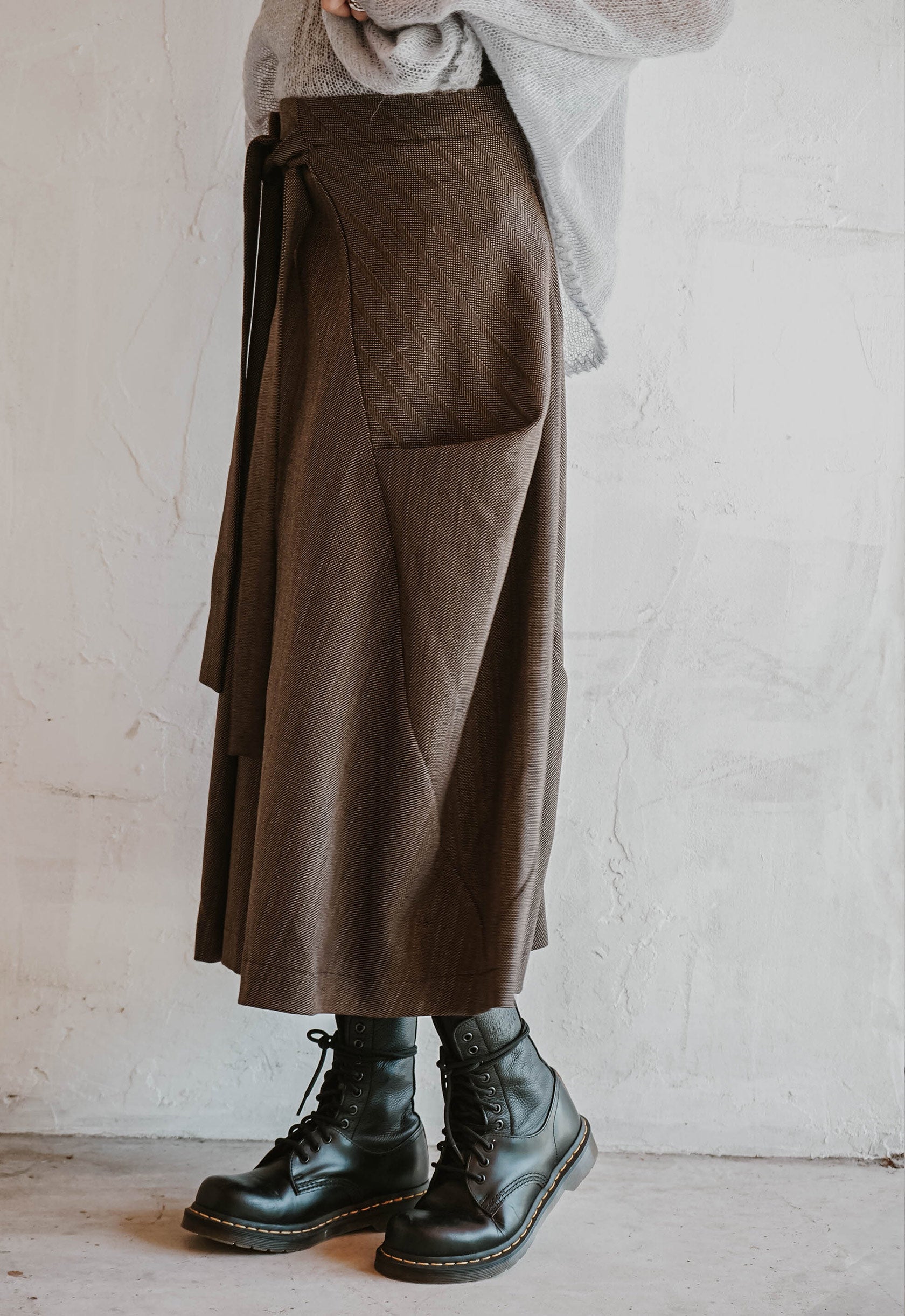 Autumn veil asymmetric skirt