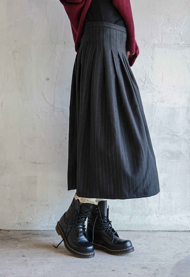Shiver Line Skirt