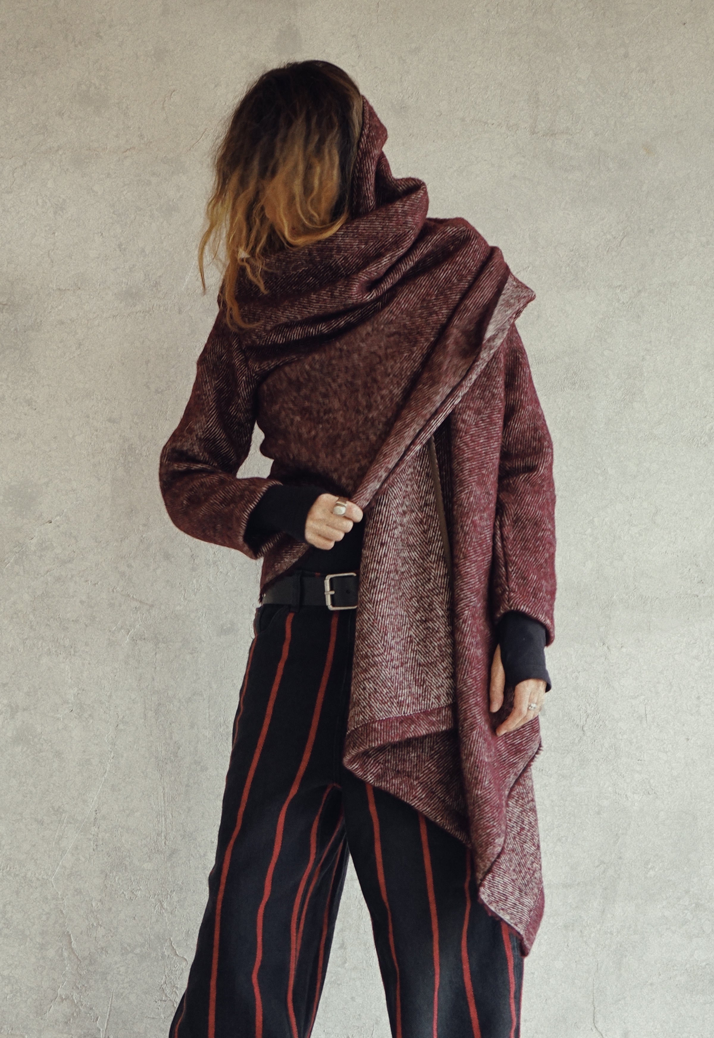 WOOL SHAWL (BURGUNDY)