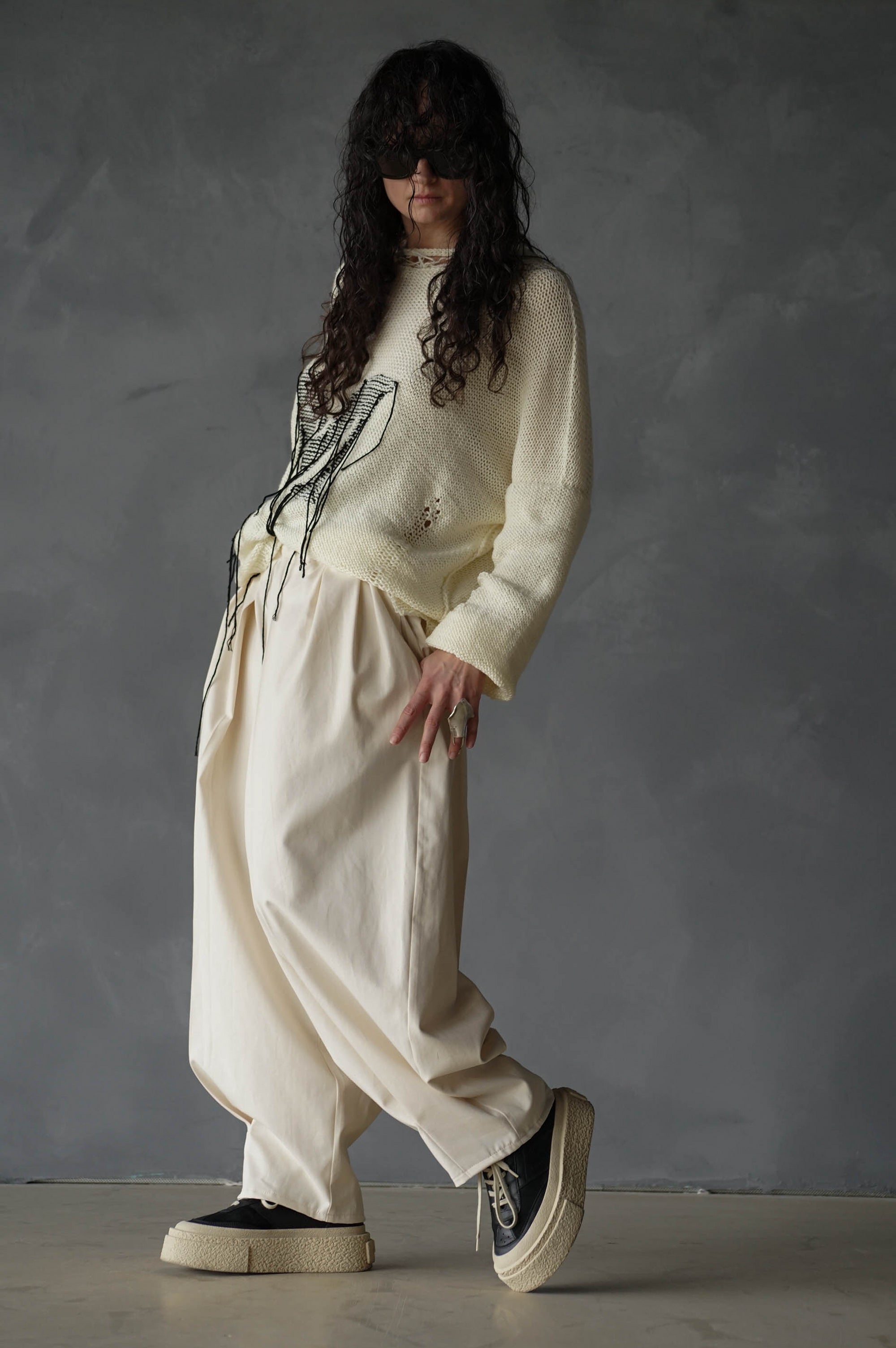A TRIP PLEATED TROUSERS