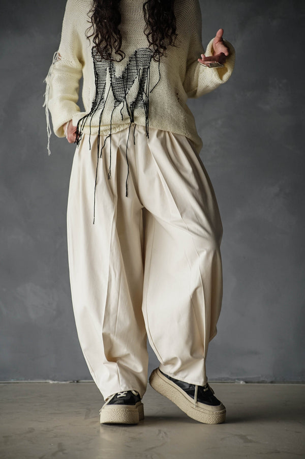 A TRIP PLEATED TROUSERS