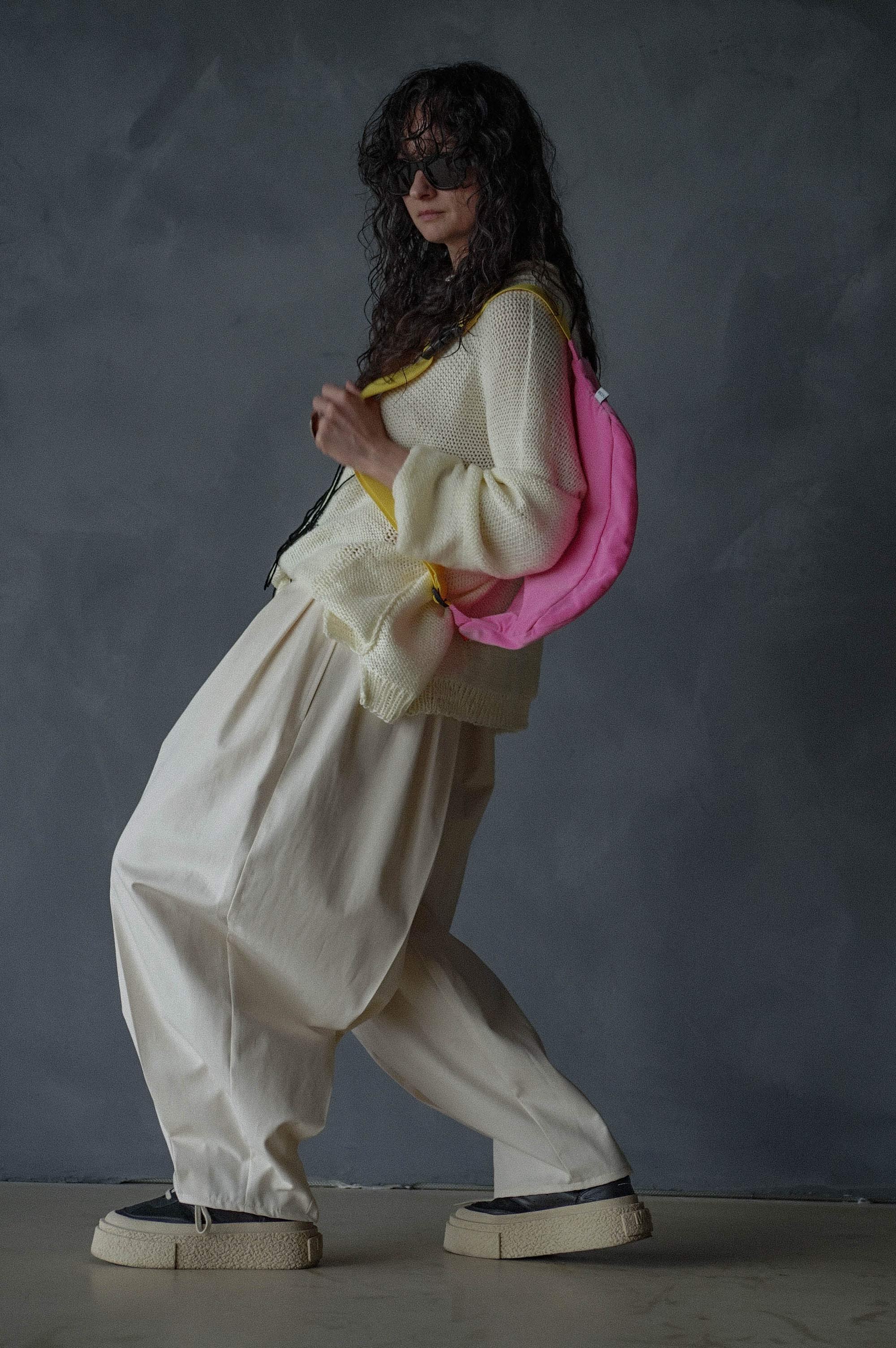 A TRIP PLEATED TROUSERS