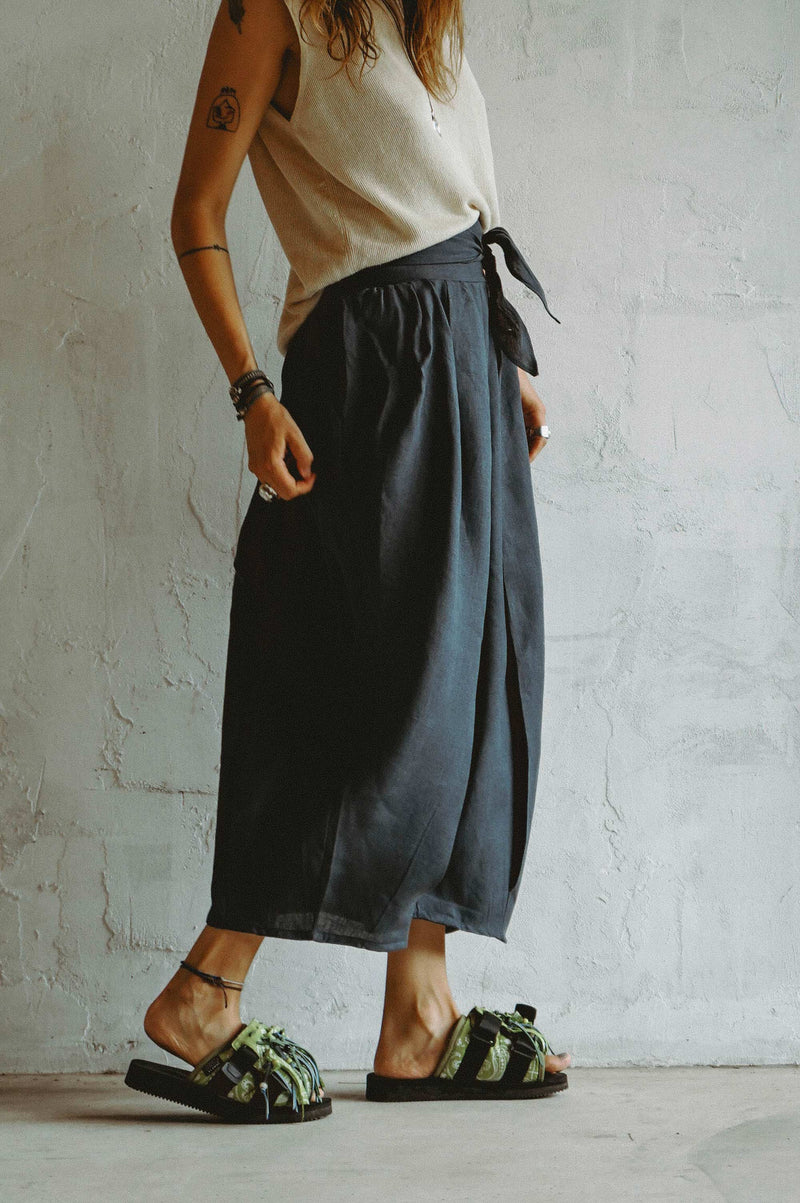 68 Moves Linen Trousers