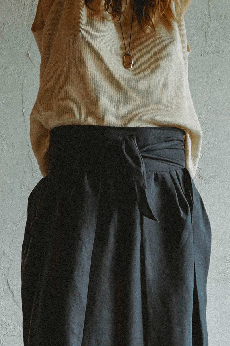 68 Moves Linen Trousers