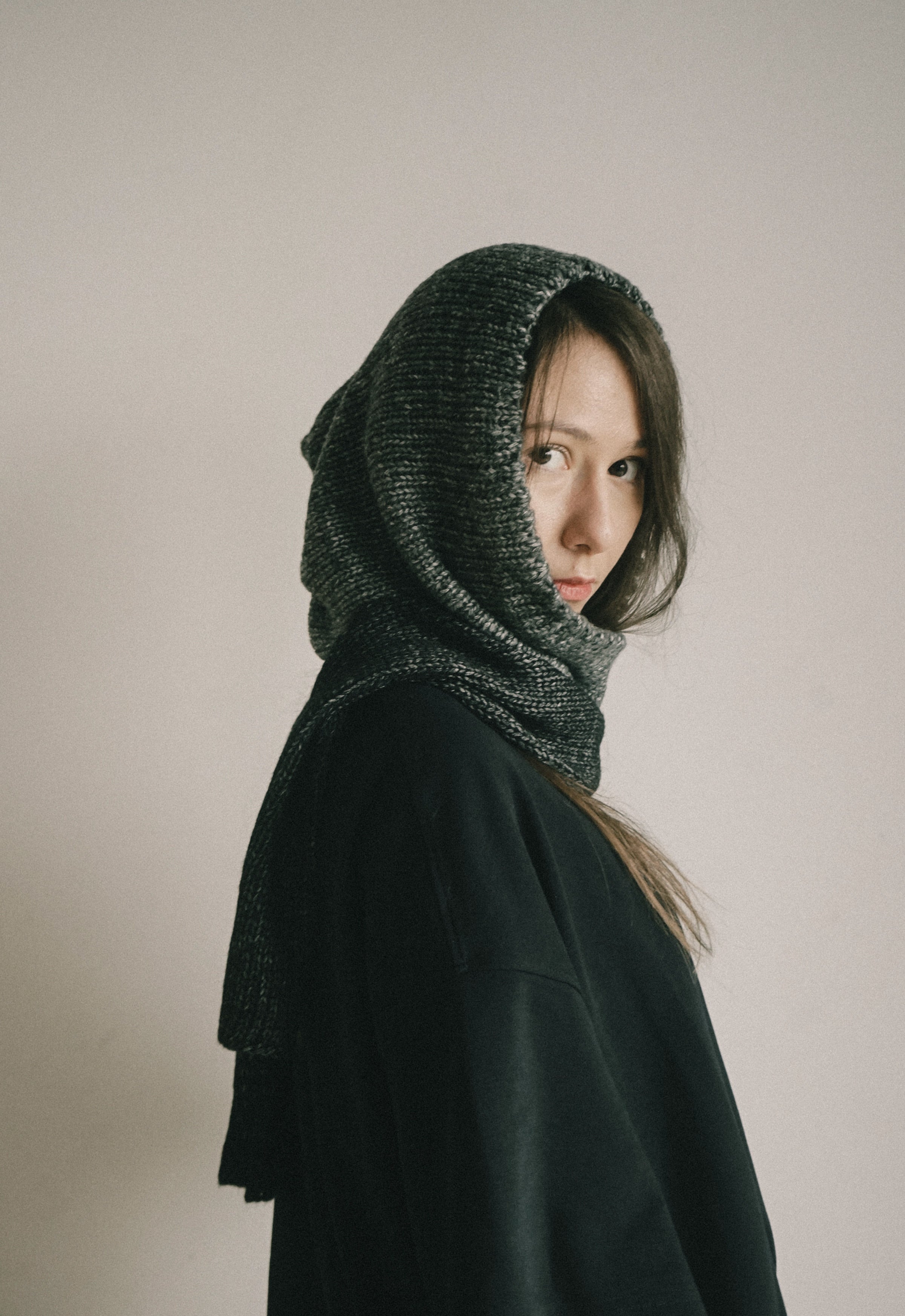 HIKARI NOIR WOOL BEANIE SCARF