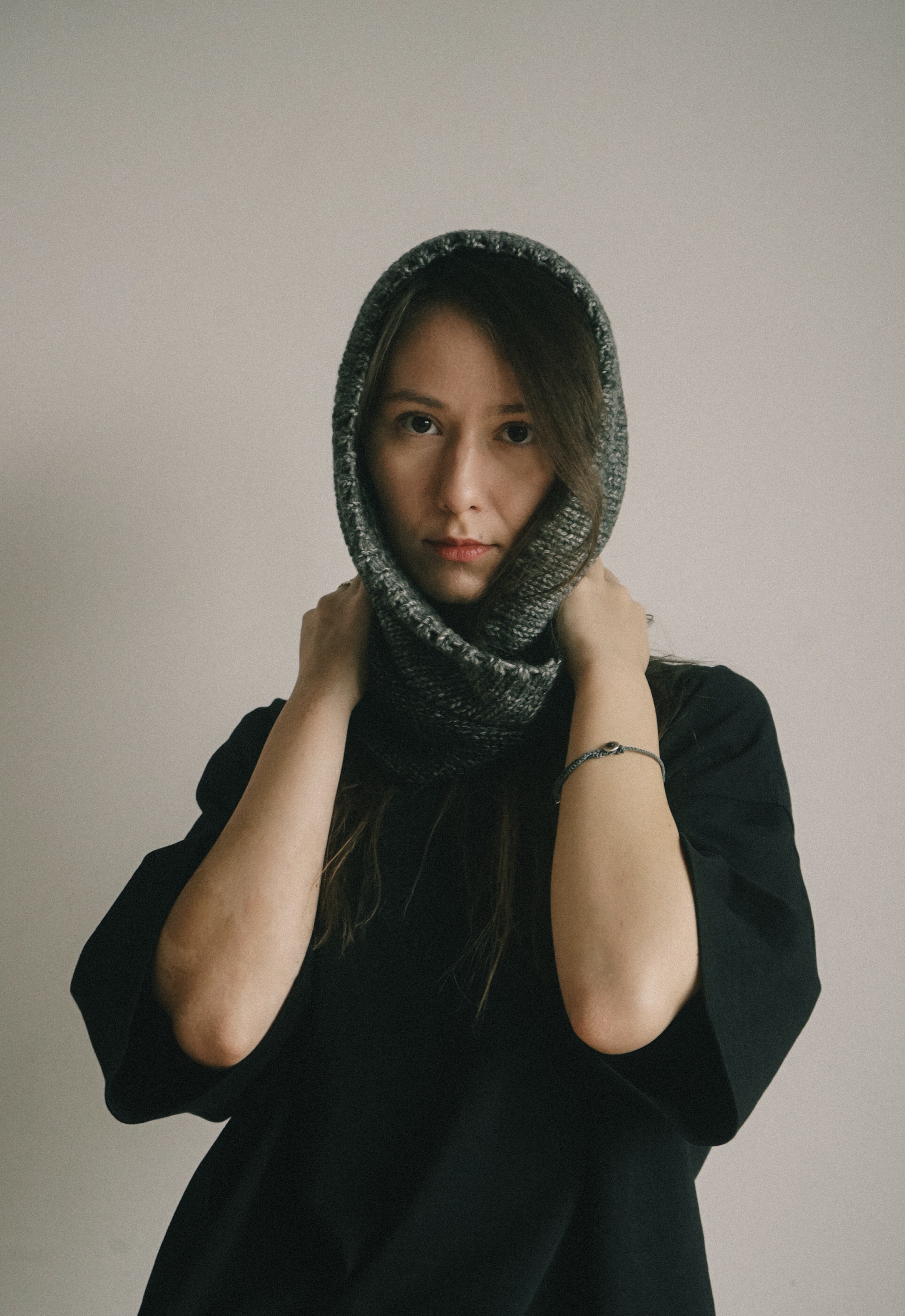 HIKARI NOIR WOOL BEANIE SCARF