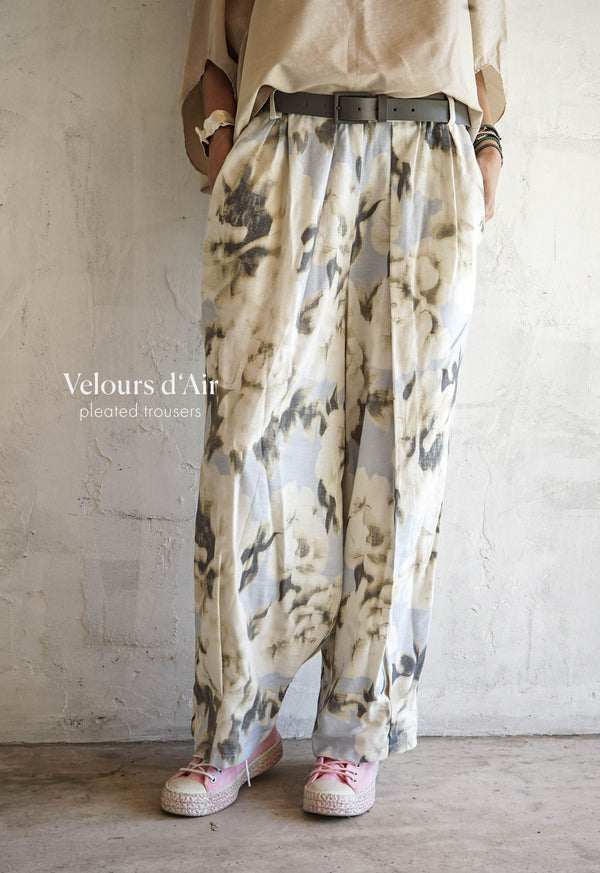 Velours d'Air Pleated Trousers