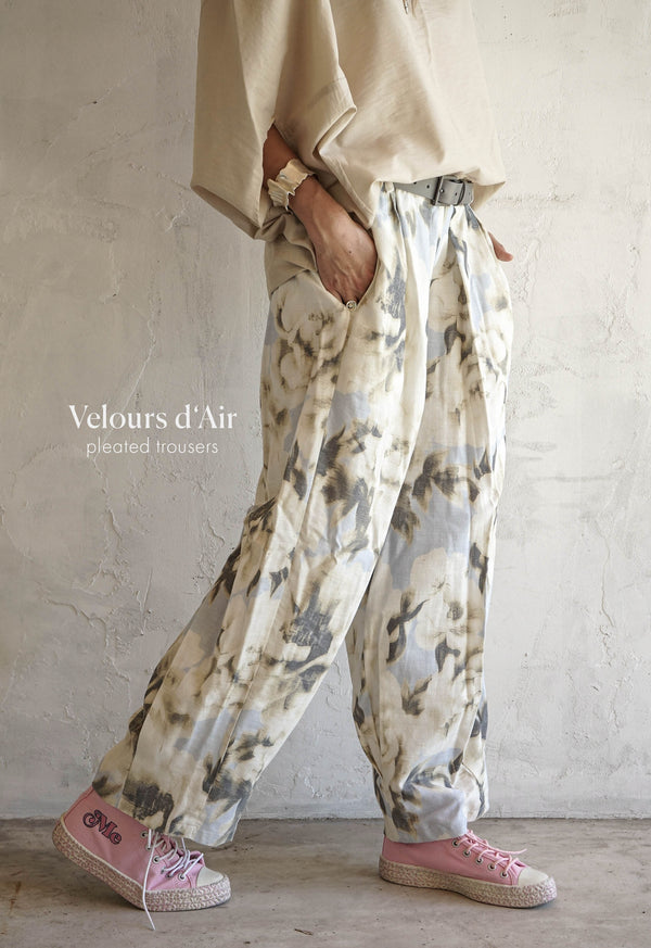 Velours d'Air Pleated Trousers