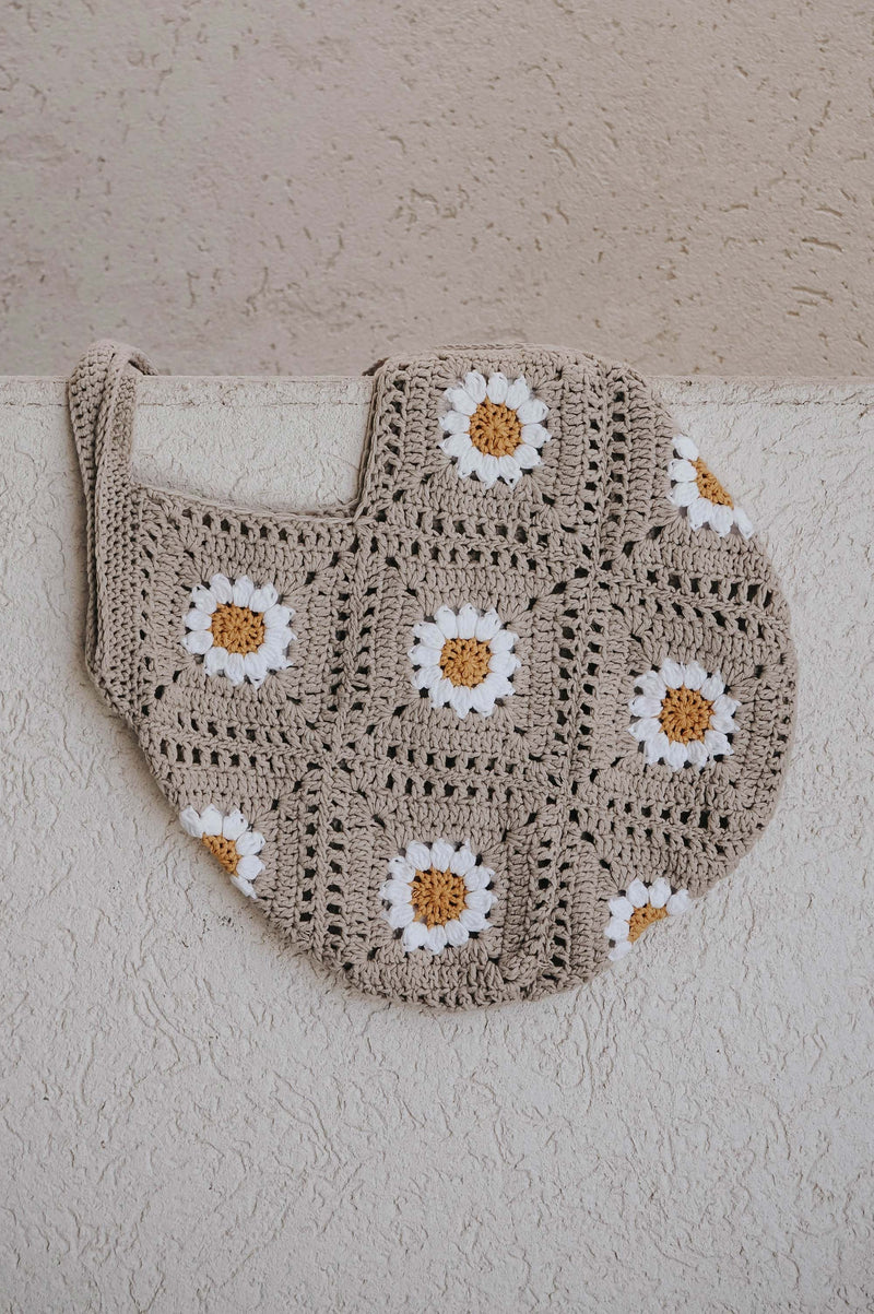 Hand crochet-knit tote bag (beige)