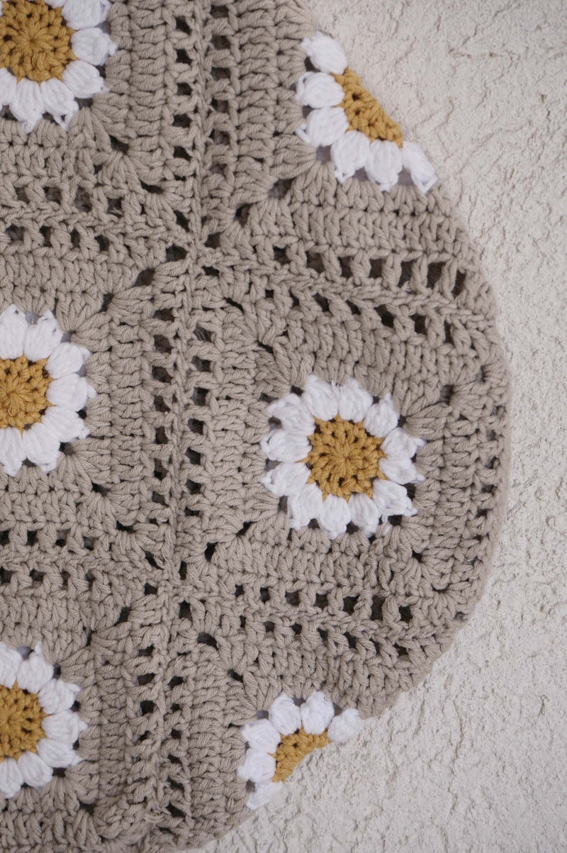Hand crochet-knit tote bag (beige)