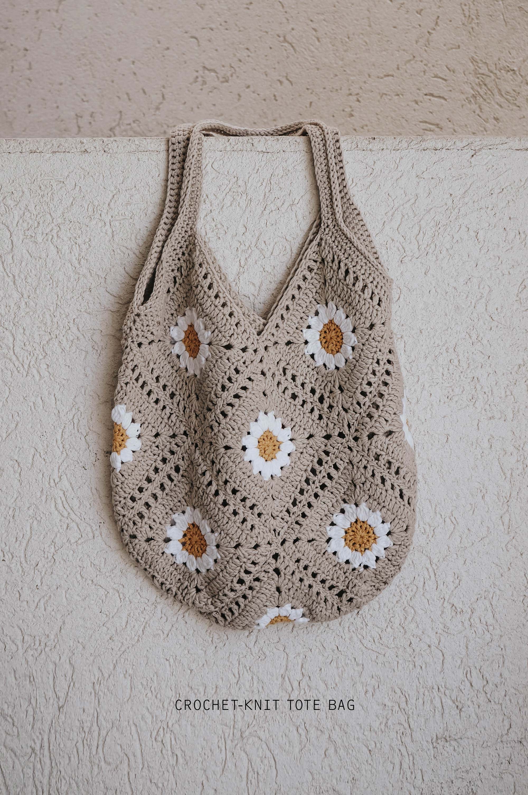 Hand crochet-knit tote bag (beige)