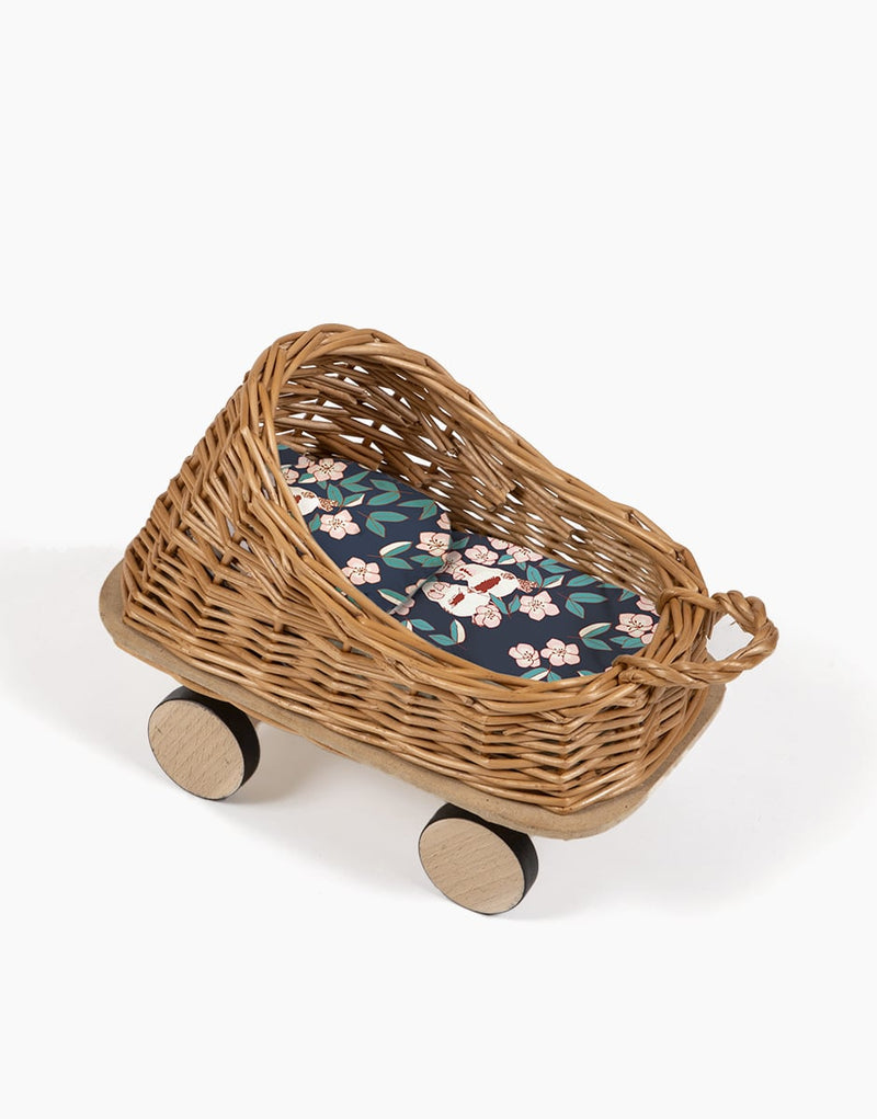 Ambon cradle on wheels in bamboo and rattan