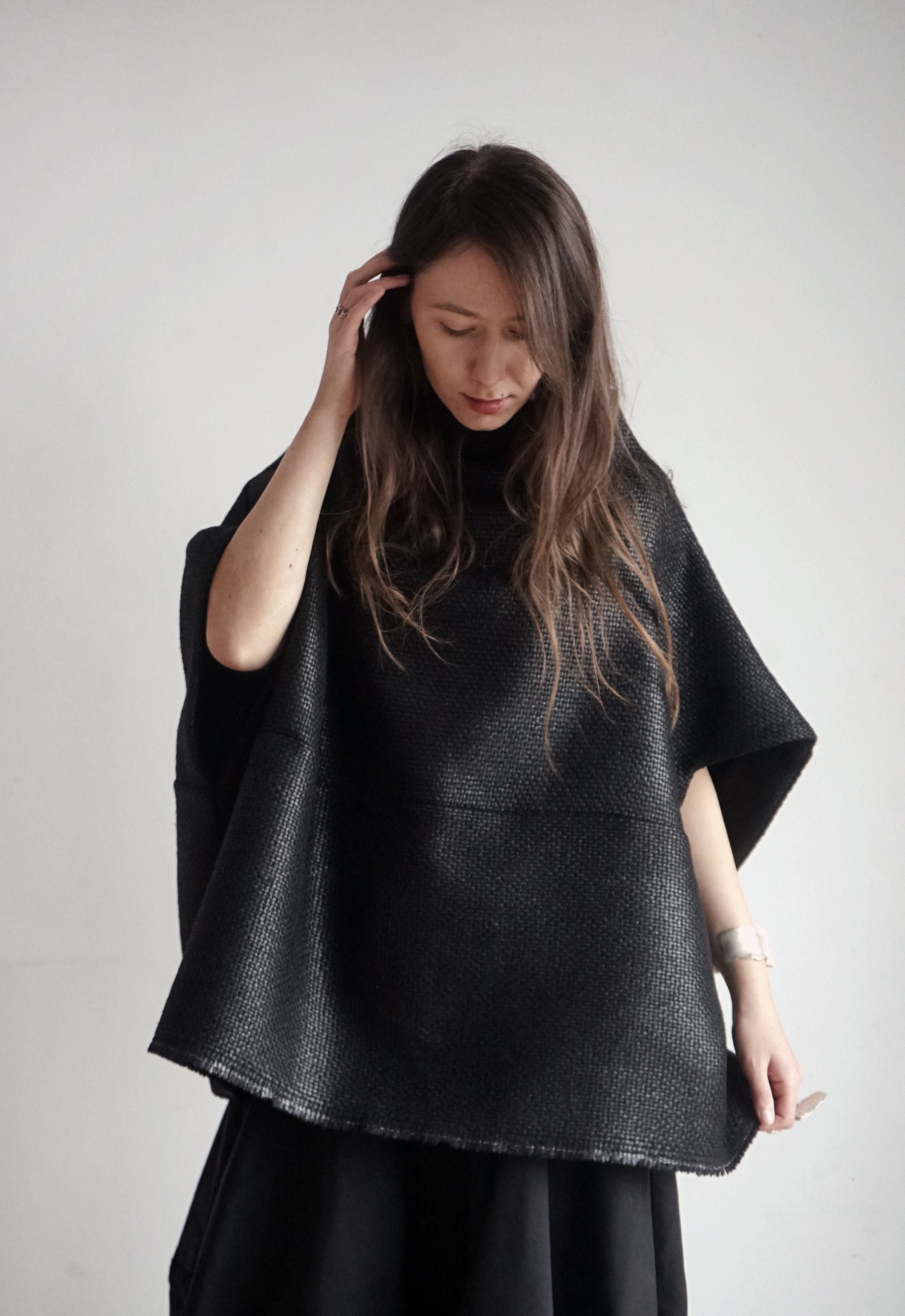 CHARCOAL SILK & WOOL TOP