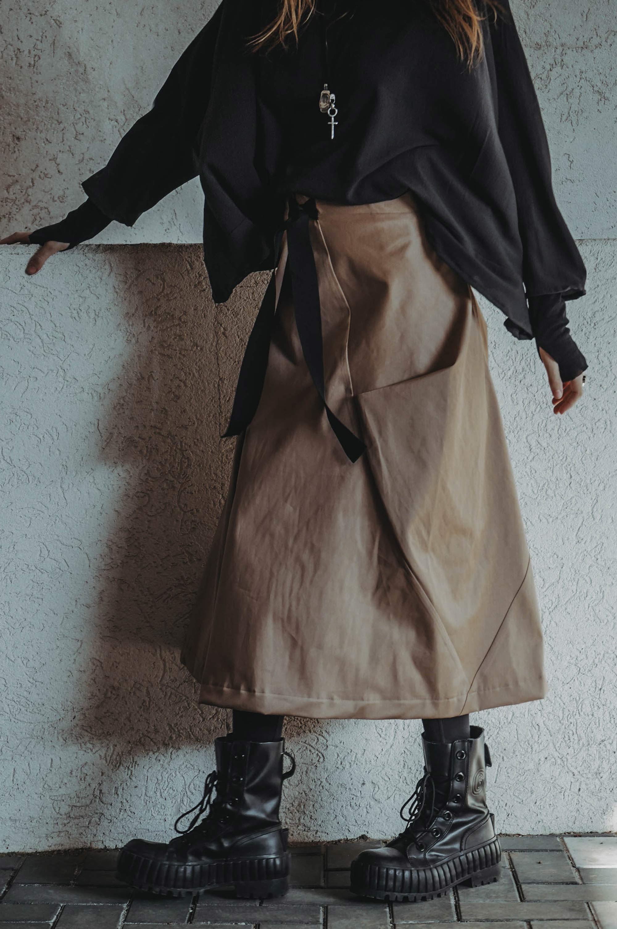 Uncertain Asymmetric Skirt