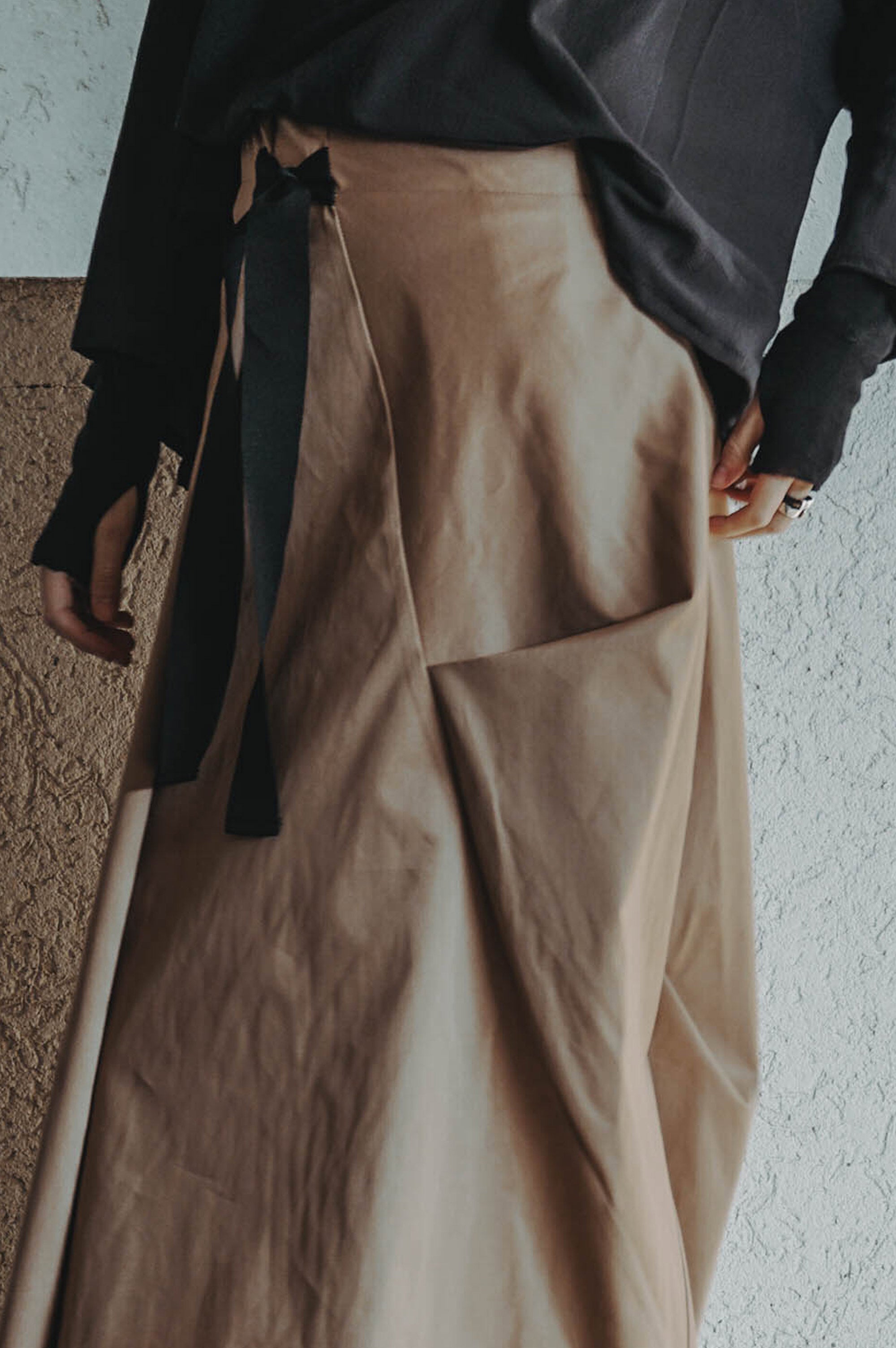 Uncertain Asymmetric Skirt