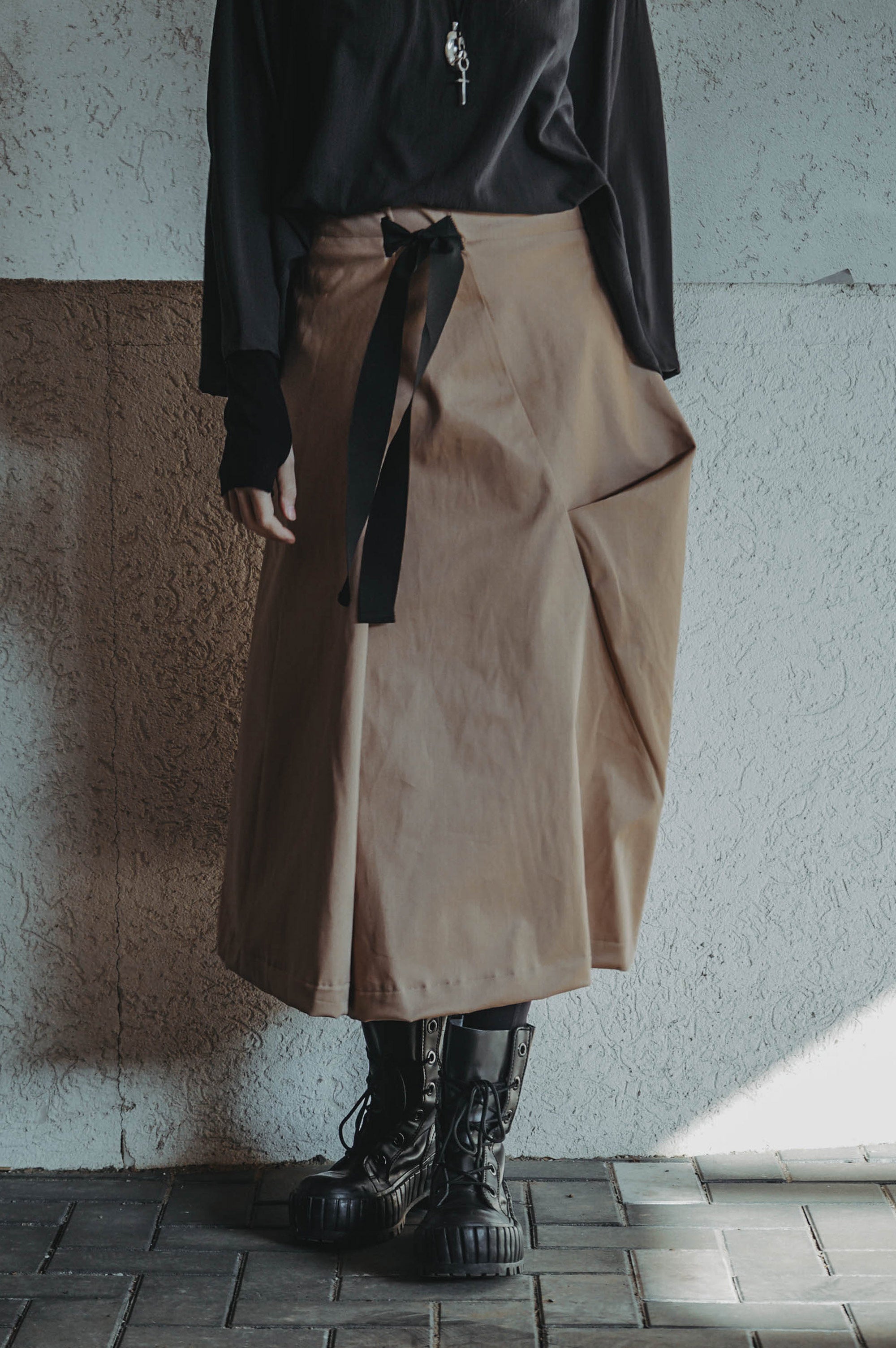 Uncertain Asymmetric Skirt
