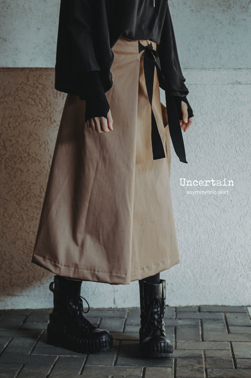 Uncertain Asymmetric Skirt