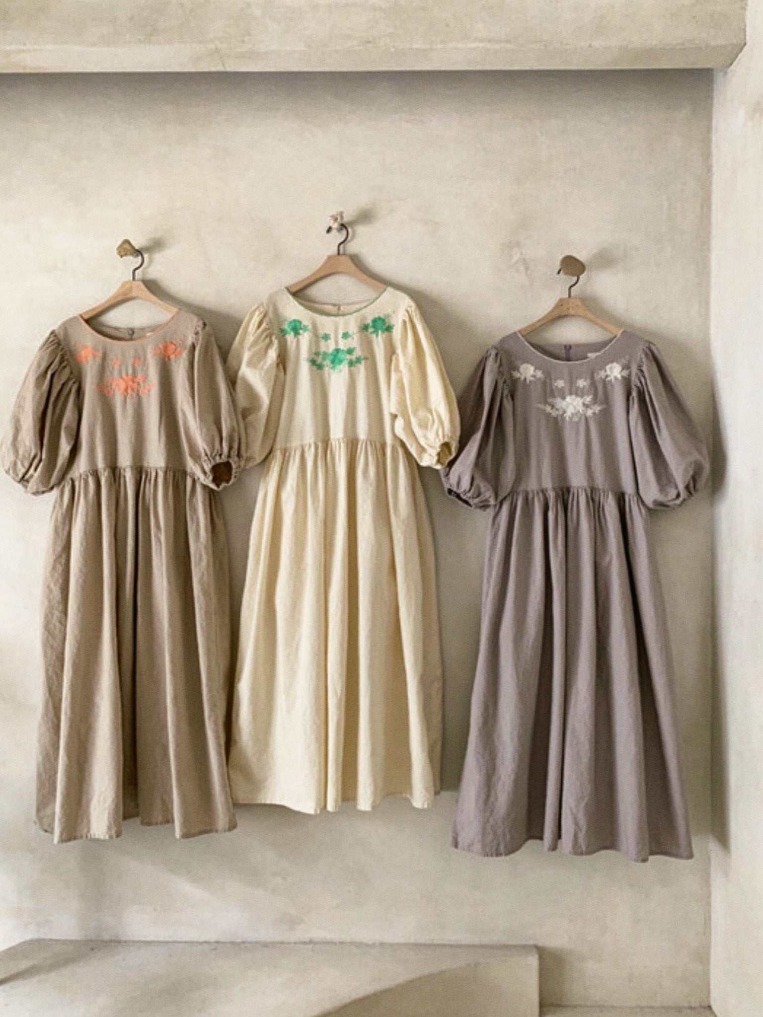 Mom Scollap Embroidery One-piece