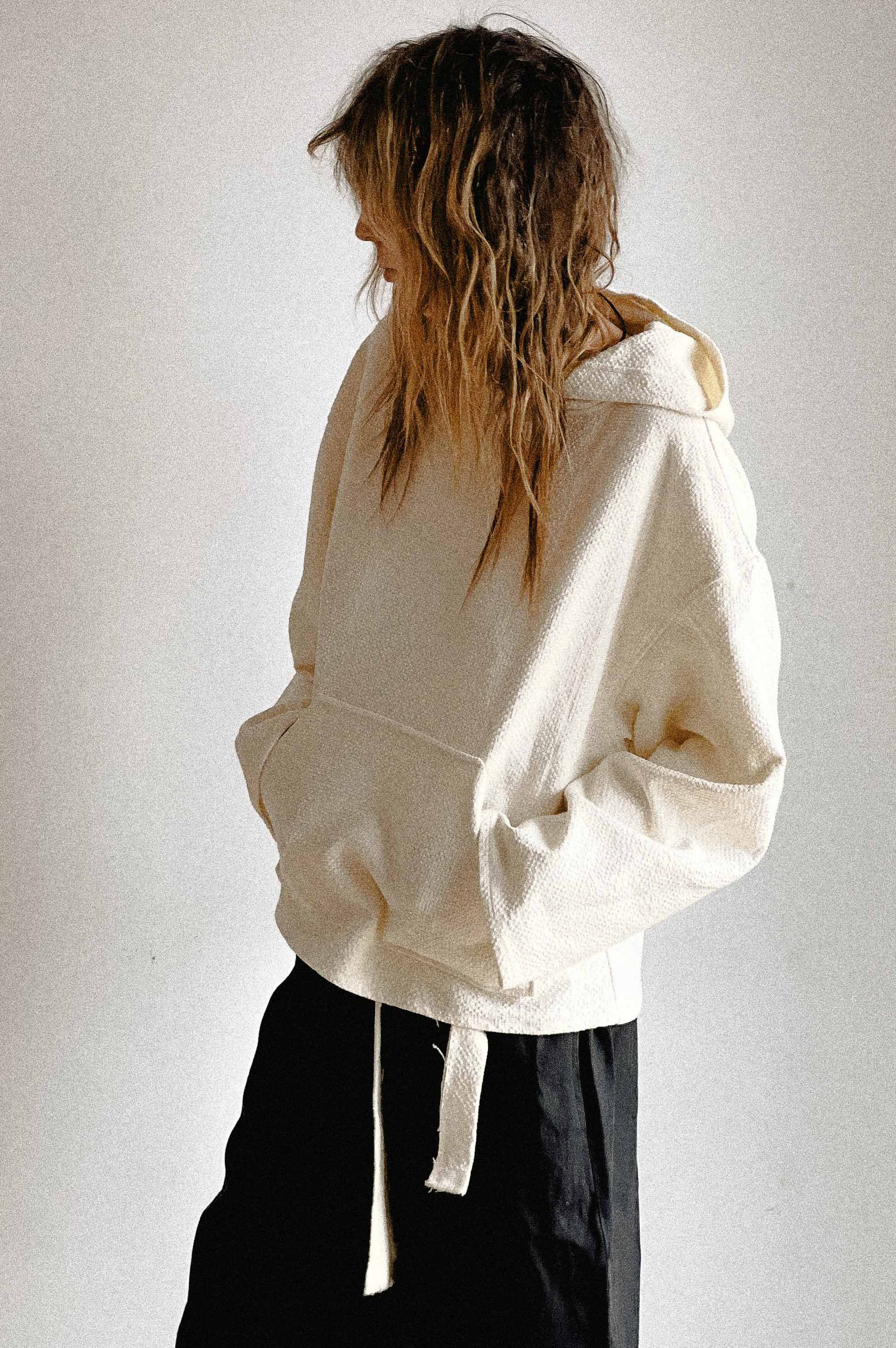 NOMADIC MOOD HOODIE