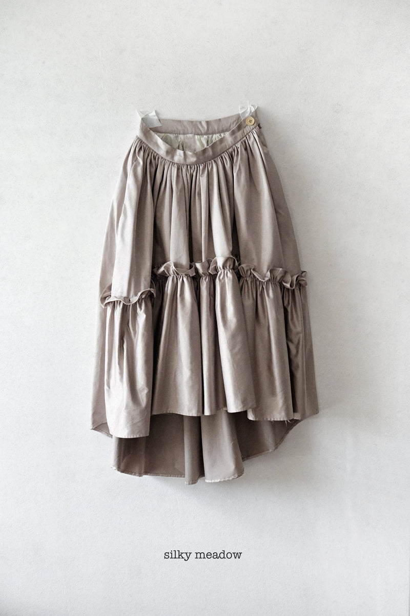 Silky meadow skirt