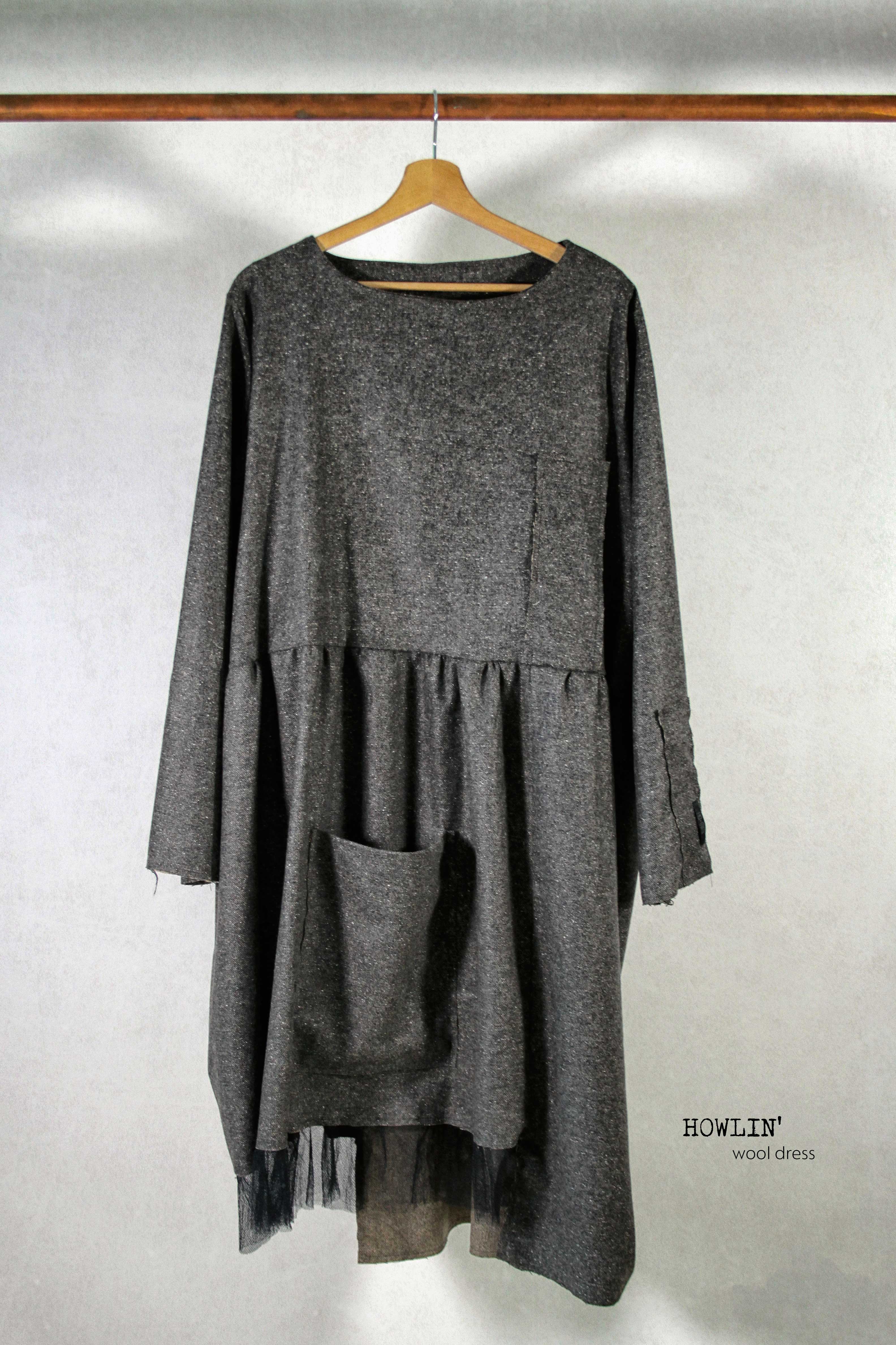 Howlin' dress