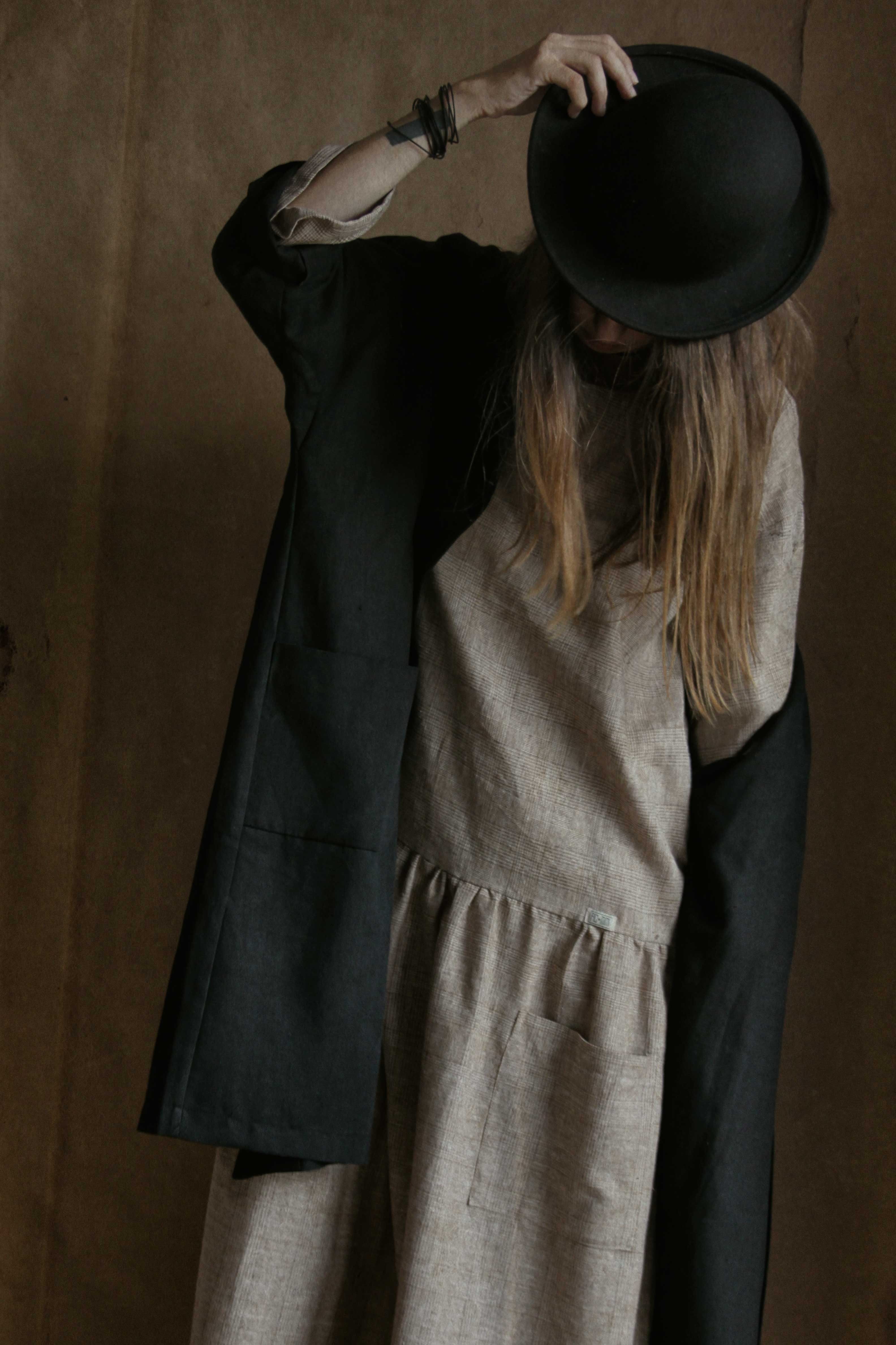 Old lovers linen trench