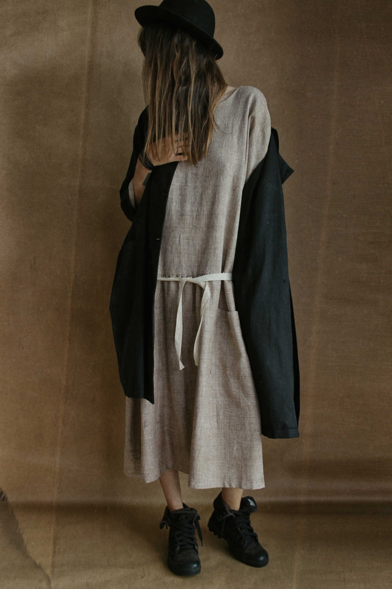 Old lovers linen trench
